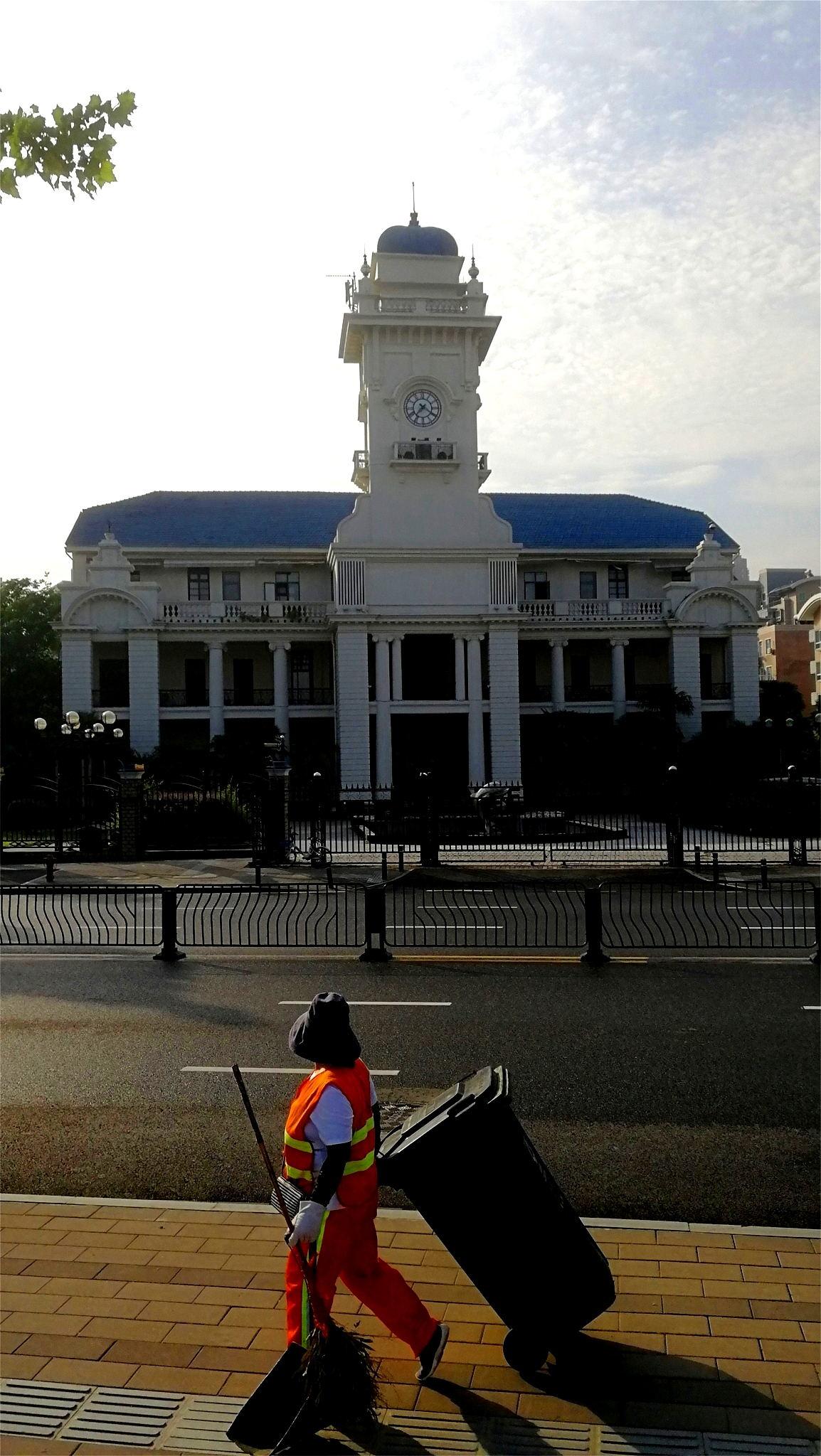 老刀:武汉解封后剪影之一:晨练