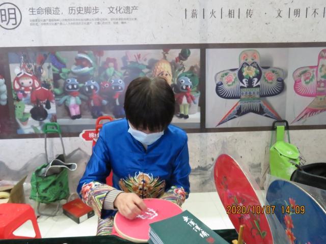 江汉路 双节中的江汉路非遗集市