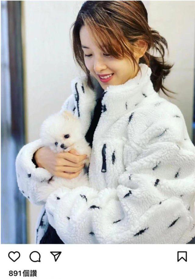 章泽天罕染黄发似叛逆少女，朋友圈强大