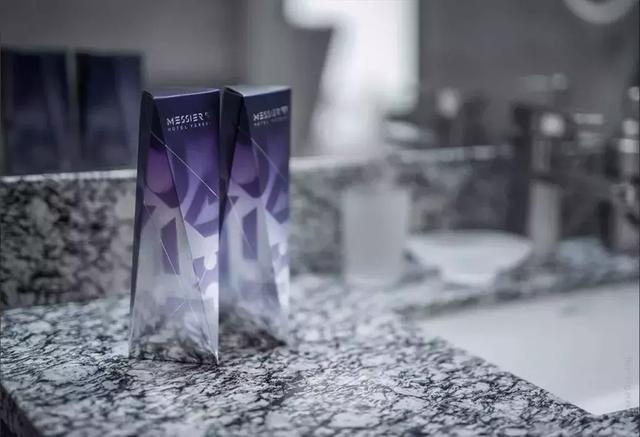 用神奇的包装吸引顾客，这样的化妆品包装更满足大家的需求(图43)