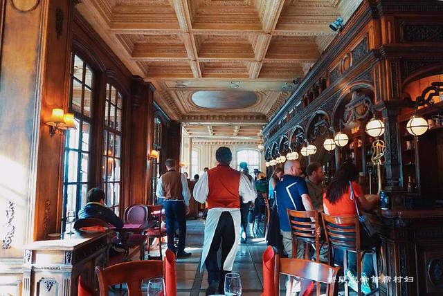 山寨货却成欧洲最好餐厅，广受欢迎的普希金咖啡馆红的很有道理