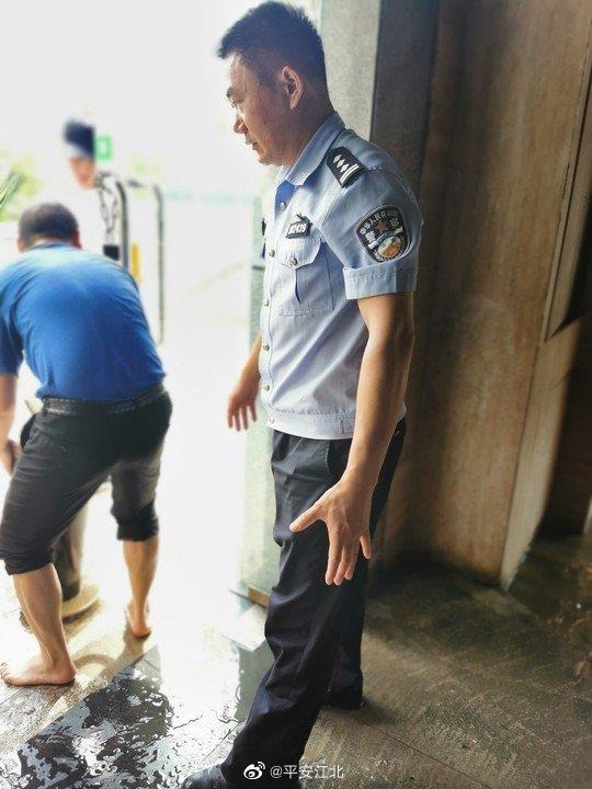 洪峰|洪峰过境 民警护平安