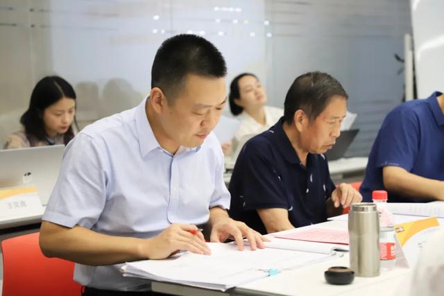 繼往開來 鹽津鋪子董事會、監(jiān)事會完成換屆選舉 繼往開來 鹽津鋪子董事會、監(jiān)事會完成換屆選舉
