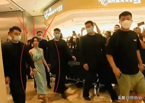 What Is Zhao Liying S True Height Standing Among A Group Of Bodyguards The Gap Is Clearly Visible Luju Bar