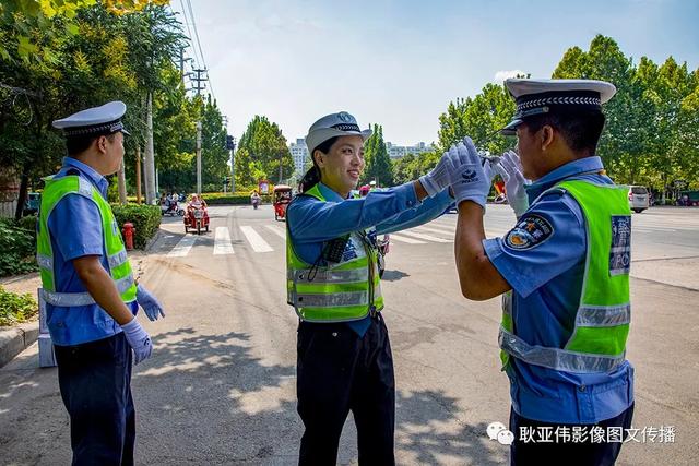 禹州女民警徐萌柯：今天我值班——耿亚伟摄影作品