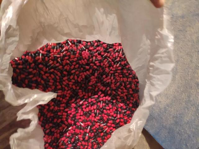 警惕！含禁用成分的廉价胶囊被包装成保健品售卖，服用有致命风险……(图2)