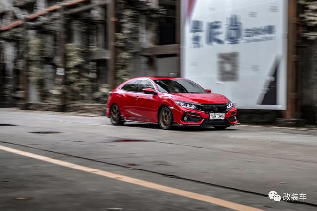 R的两厢思域，连小姐姐都抵挡不住它的魅力（最新发布）