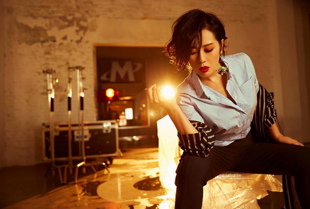 与导演相恋10年，人称“最性感影后”的