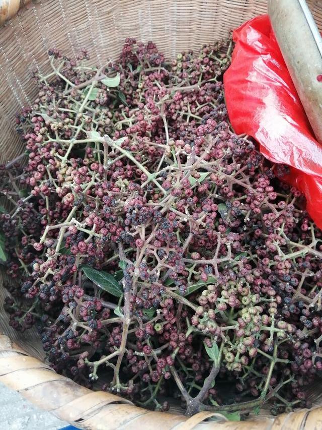 5元二两桂林米粉，还配好几种小菜，在灌阳文市镇吃早餐爽爽的