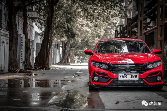 R的两厢思域，连小姐姐都抵挡不住它的魅力（最新发布）