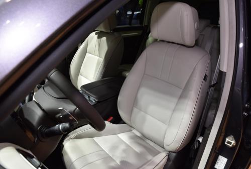 2020款传祺GS8外观延续经典，内饰配置大革新