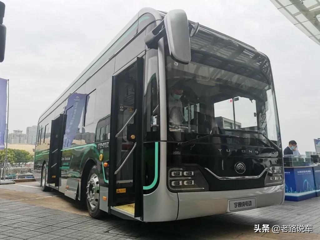 Yutong Black King Kong Shuttles On The Streets Of The City Yuwei U