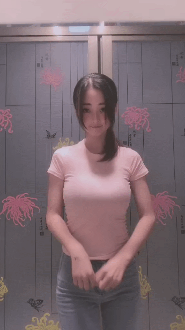 美女撅屁股后gif动态图 女孩子给我C什么意思