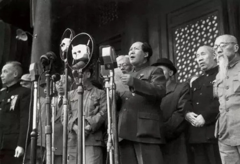 毛泽东——民族危亡和千难万险中诞生的人民领袖