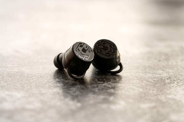 圈铁双单元设计，还支持无线充电，南卡T2真无线耳机体验