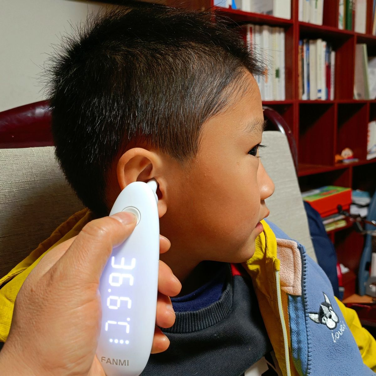 1秒即可精准测温的凡米耳温计白瓷版