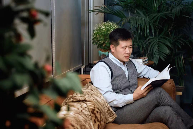 连界董事长王玥录制《总裁读书会》创办国内第一创新书店