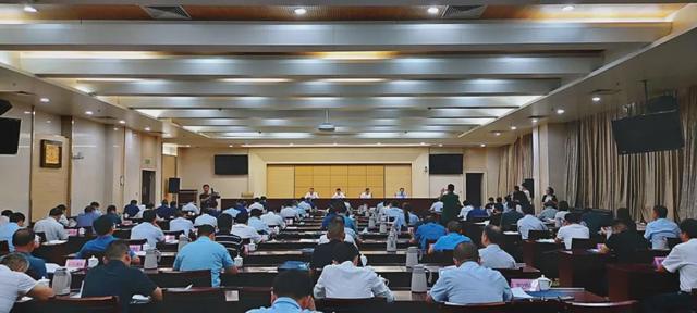 河南皇沟酒业以实力发展迈入豫酒五强行列，荣膺两项省重大荣誉(图1)