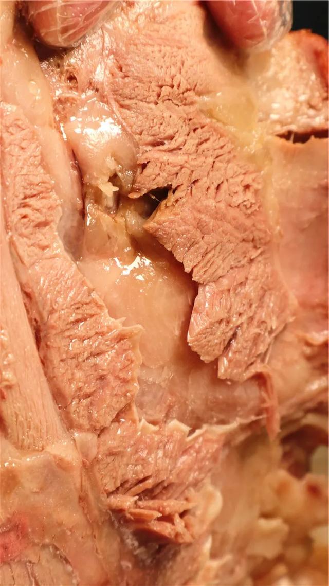 免费送羊腿羊排吃过瘾青岛烤全羊界的扛把子来啦想贴秋膘了