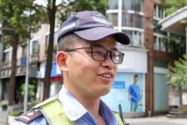 烈日|致敬，烈日下的警色