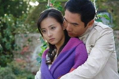 不过,还是有很多人拿她来跟陈德容扮演的老版《一帘幽梦》作比较,说她