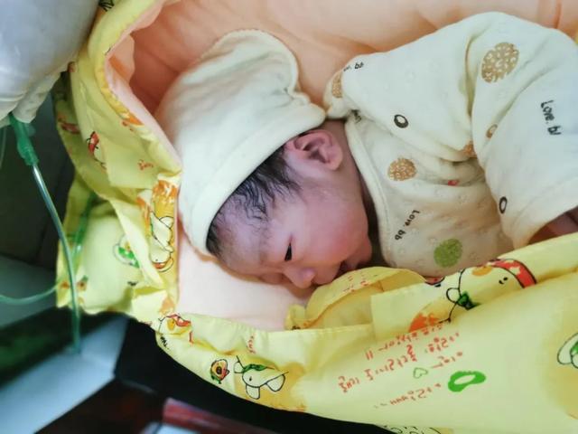 坚守高原 1 个月，成都京东方医院博士医疗队持续为藏区群众排忧解难