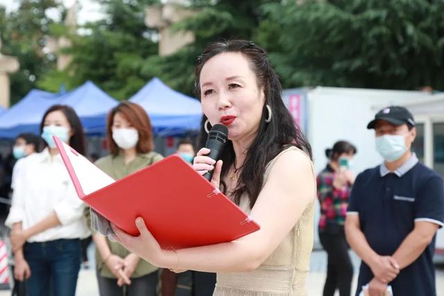 兑现迟到七个月的承诺！白衣换白纱，你是最美的新娘！