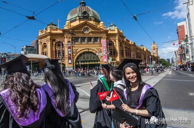 澳移民部长力促留学生返澳：“他们特别棒！7月回不来完全赖维州！”首批返澳计划有变，大学校长埋怨政府！