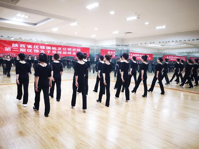 陕西优雅旗袍文化研究院第二期优雅女子导师班圆满结束！