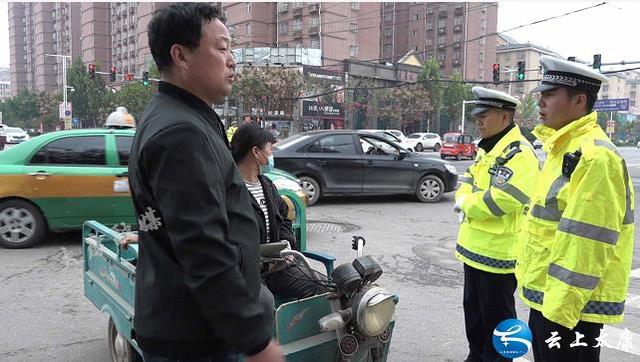 太康：交警大队全力以赴 强化交管助力“创文”