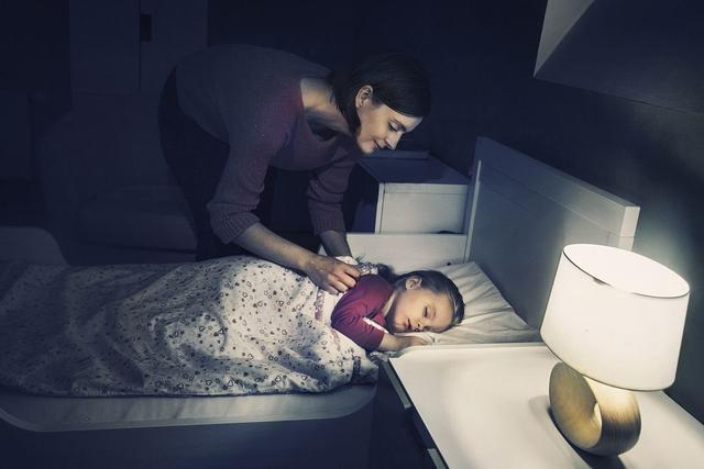 孩子抗拒自主睡觉,妈妈不得其法,了解四种哄睡操作,帮助更大_乐启网络