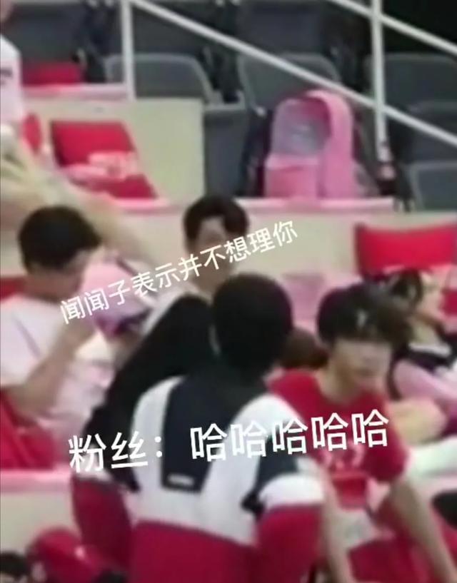 粉丝面对面占爱豆便宜，这都没人管？