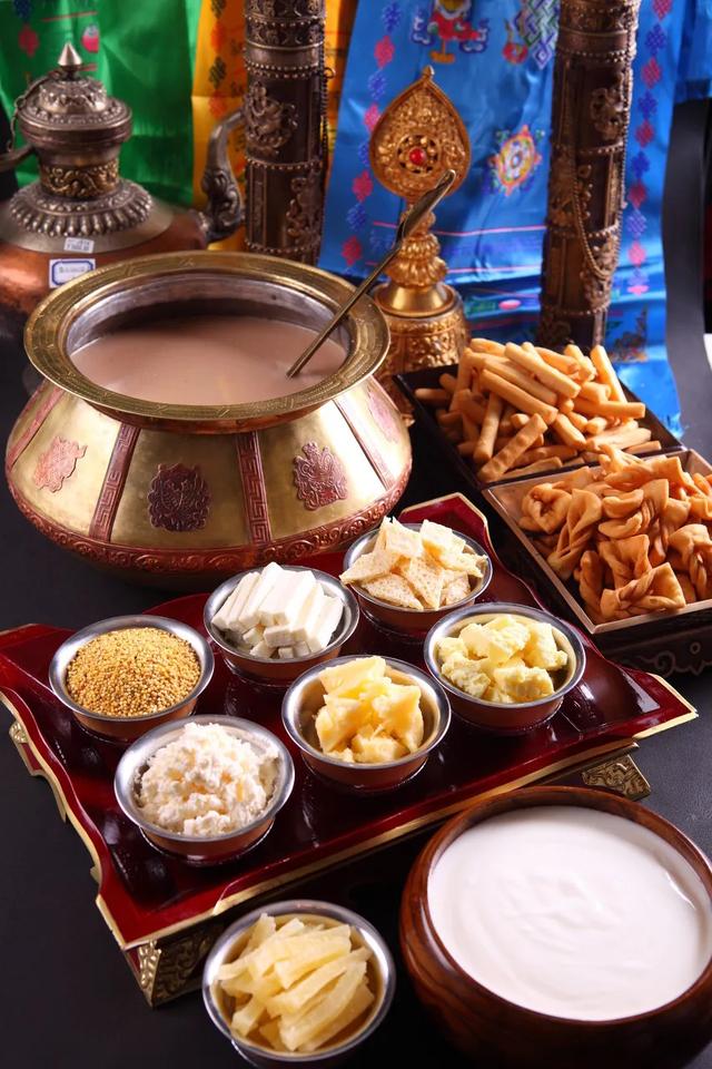 和奶制品一起吃风味绝佳「金杯银杯斟满酒,双手举过头炒米奶茶手扒肉