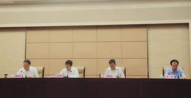 河南皇沟酒业以实力发展迈入豫酒五强行列，荣膺两项省重大荣誉(图2)