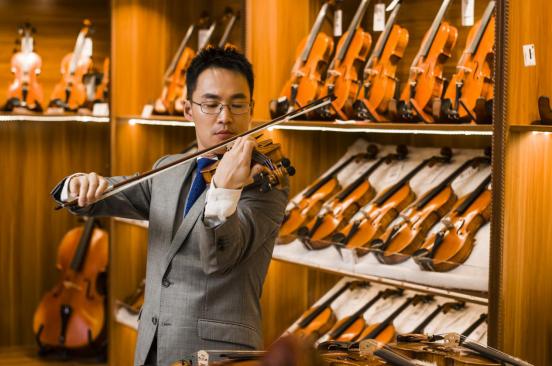 亚洲小提琴王子高参代言CHRISTINA小提琴开启行业先河新篇章