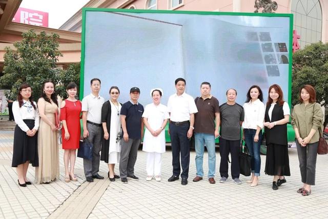 兑现迟到七个月的承诺！白衣换白纱，你是最美的新娘！