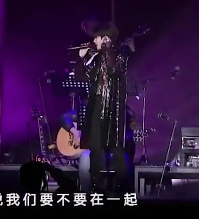 粉丝面对面占爱豆便宜，这都没人管？