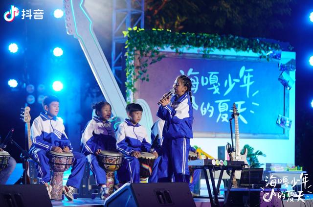 一场142万人围观的直播，这11个孩子比新裤子更耀眼夺目