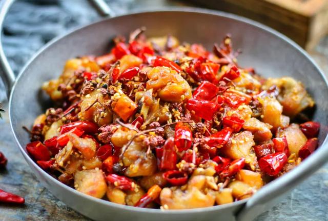 减肥|吃辣明明可以减肥，为什么减肥中，我们却不建议你吃辣？