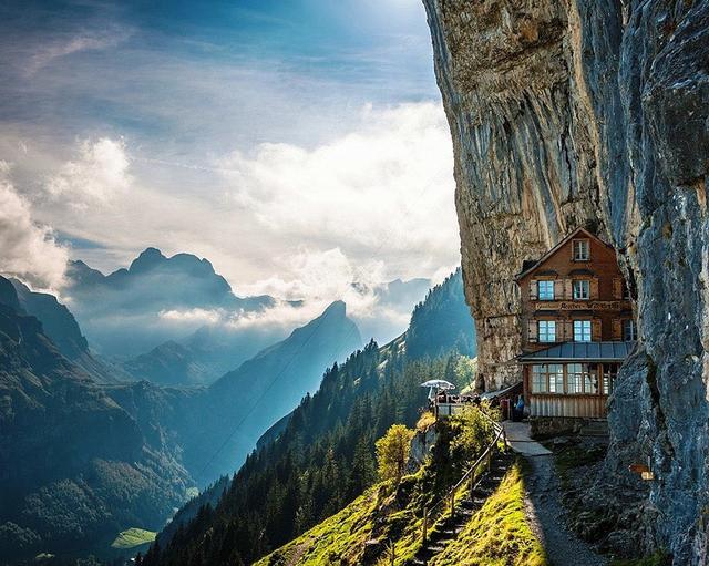 世界上最有特色的景观餐厅,如果悬崖上吃饭你是否能吃的下去?