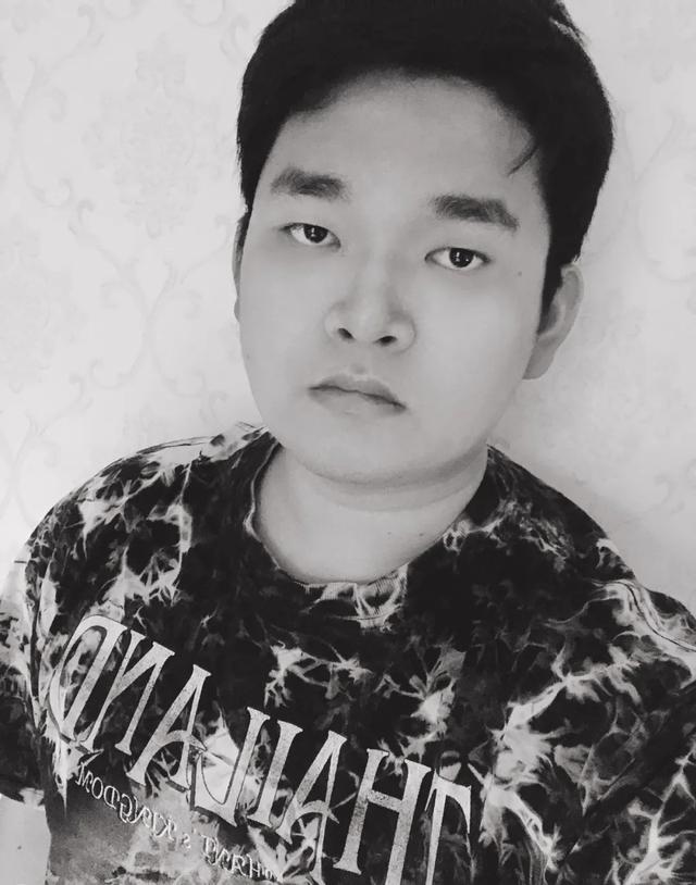 摇滚鼓手17年后应聘保安都被拒：谈什么梦想，那就是个屁！