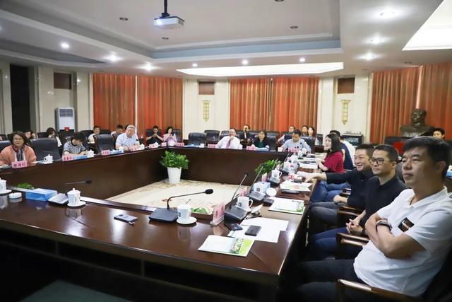 清華五道口金融EMBA2019秋季班企業(yè)家來湘游學交流，省委省政府高度關(guān)注！