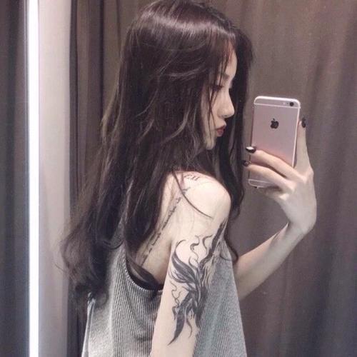 抖音女子整条手臂都是纹身从侧面看清后谁能驾驭