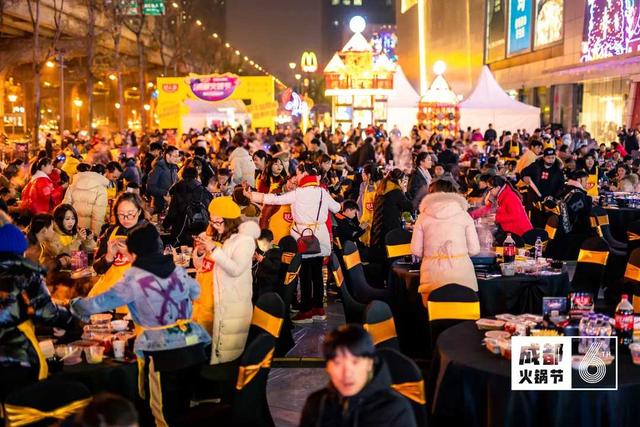 比海底捞起步早上市晚,做火锅底料的这对夫妇,如今身家345亿 比海底捞起步早上市晚,做火锅底料的这对夫妇,如今身家345亿