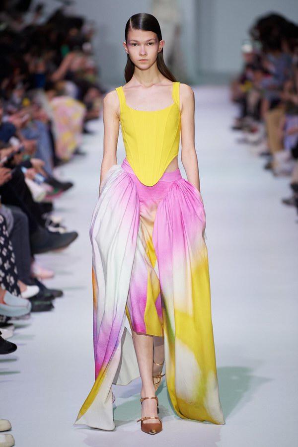 MING MA联合天丝™品牌纤维，“纤”知可持续时尚