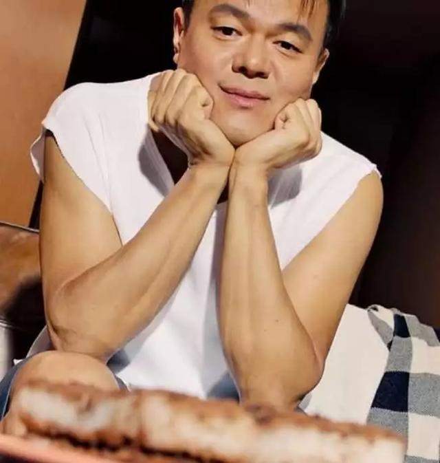 朴振英jyp男友照广告公开韩网友狂制表情成新潮流