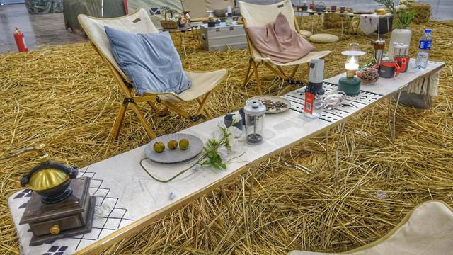 携手代言人德爷，爱路客和你一起“让生活没有边界”