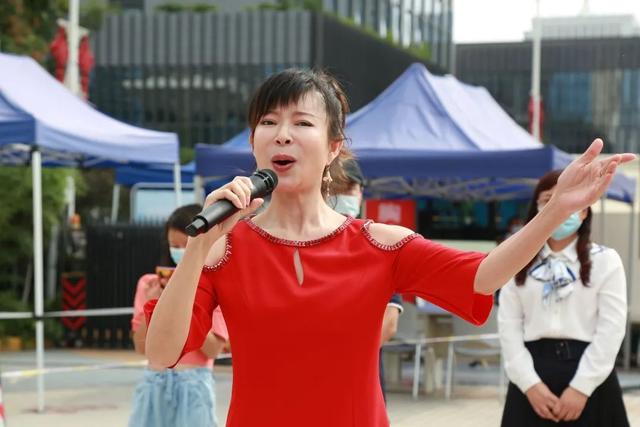 兑现迟到七个月的承诺！白衣换白纱，你是最美的新娘！