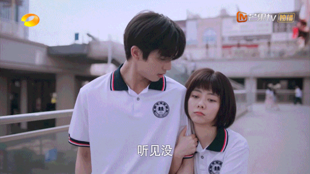 亲过易烊千玺还坐拥两大美男，她也太让人酸了吧！