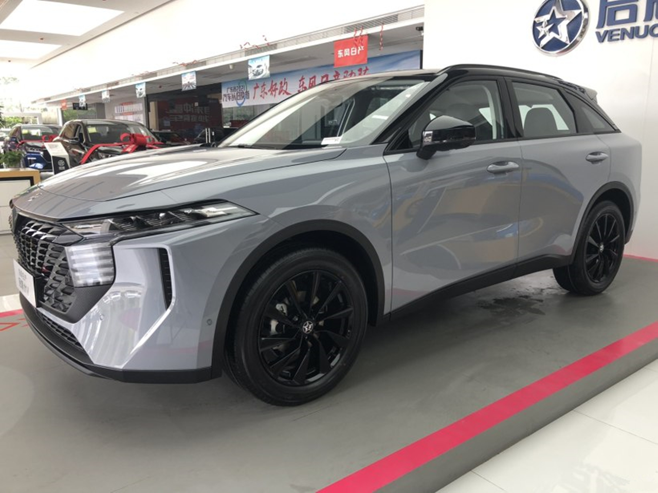 The real Qichen big V arrives at the store, the appearance is very high ...